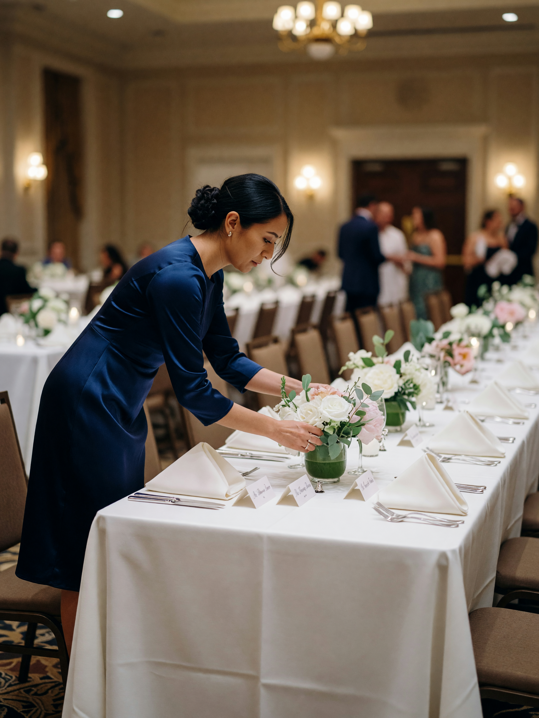 woke up early to help set the tables and aisle before the ceremony. love watchin