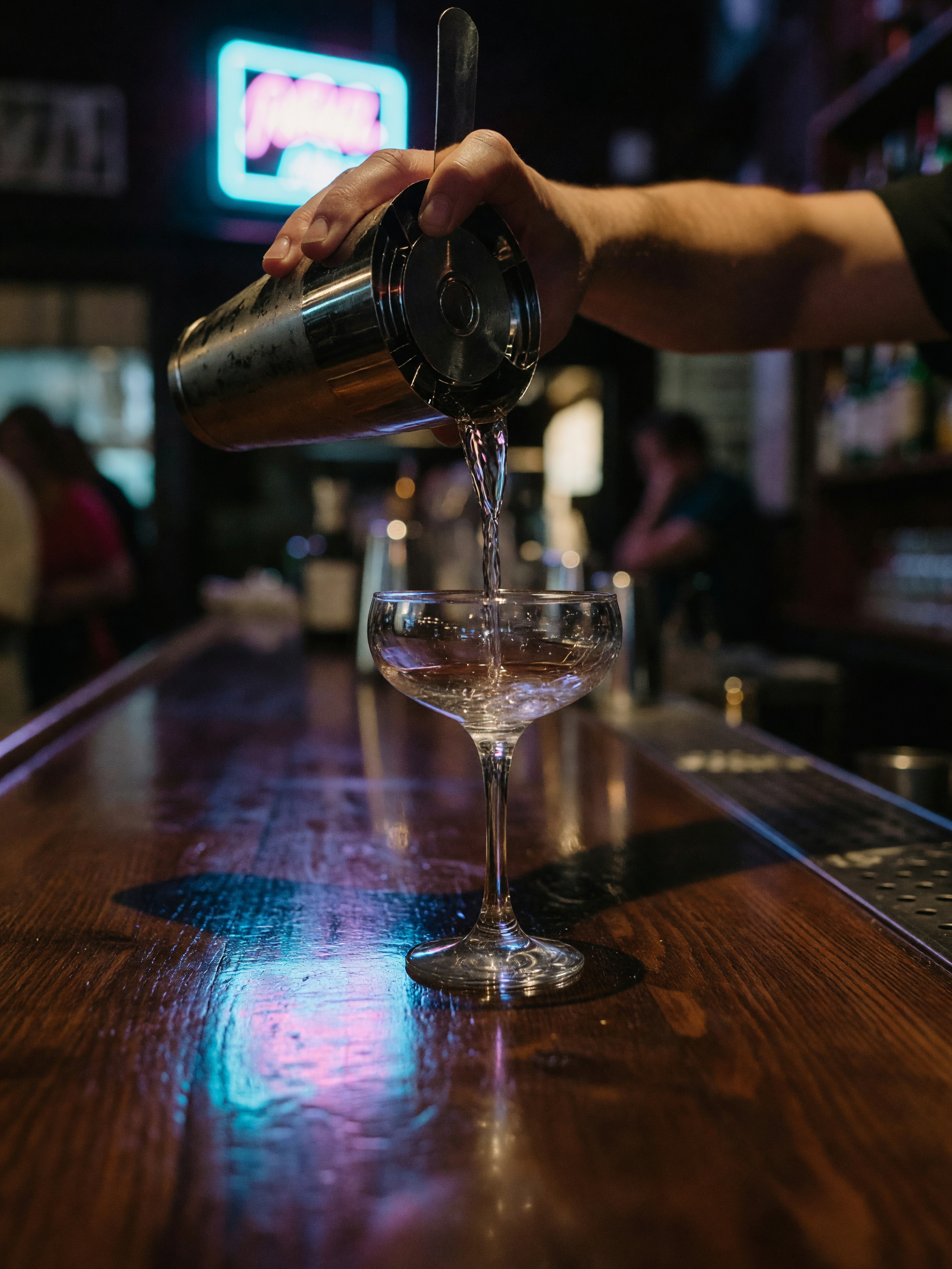 this pour is everything right now, look at that swirl 🍸 #craftcocktails #nighto