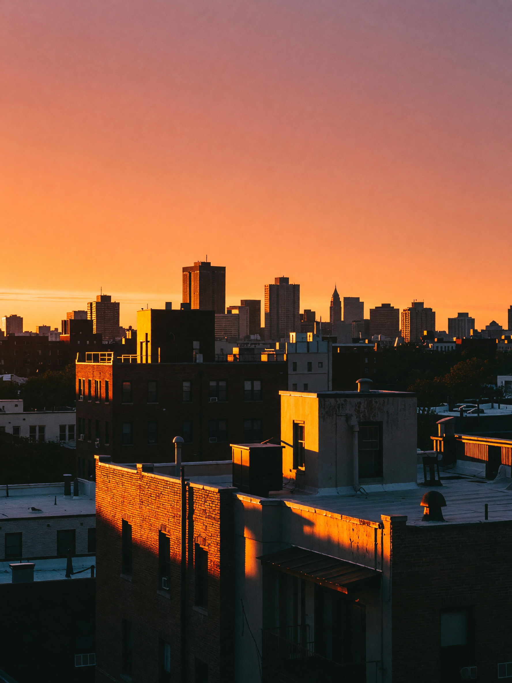 golden hour hit different tonight, just me and the skyline after my evening walk
