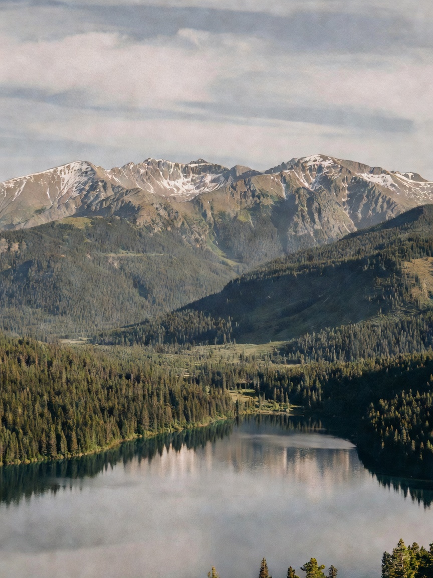 hiking up to this viewpoint before the crowds arrived. nothing like a little mou