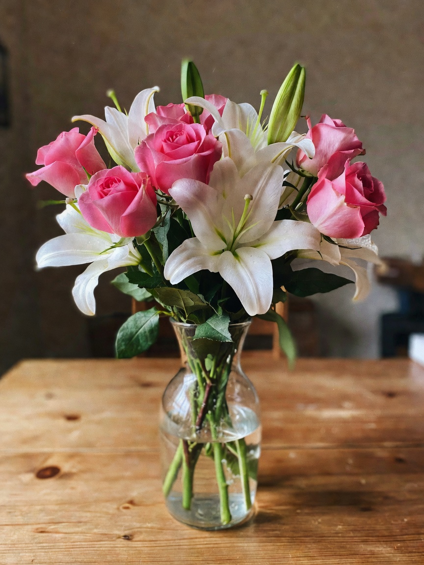 these morning blooms always remind me to stay present. one breath at a time. wha